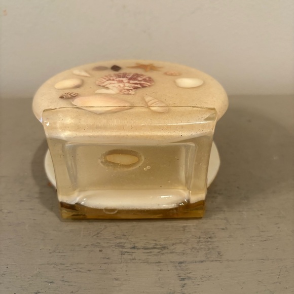 VTG Lucite Seashells Napkin/Mail Holder - Picture 2 of 5